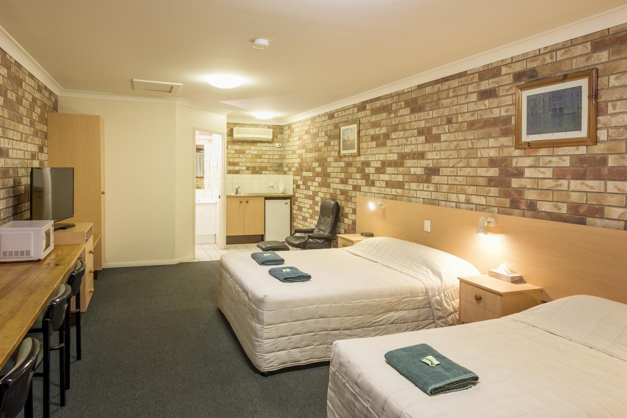 D'Aguilar Hotel Motel エクステリア 写真