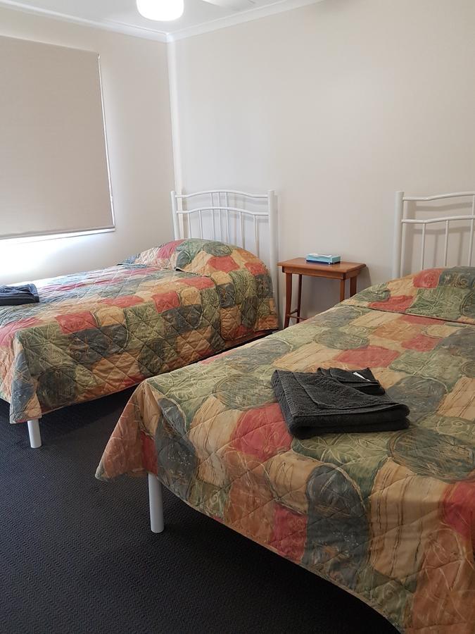 D'Aguilar Hotel Motel エクステリア 写真